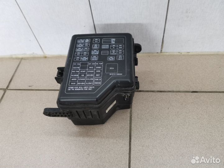 Подкапотный блок предохранителей Santa Fe 1 2,7