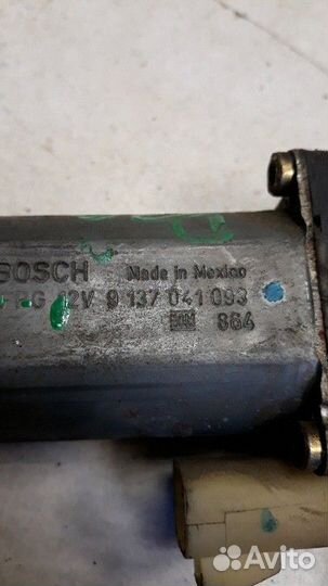 Моторчик стеклоподъемника задний правый