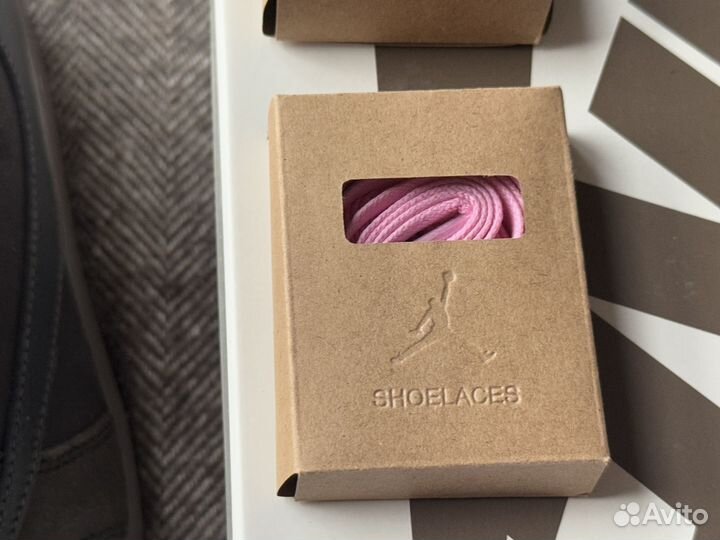 Travis Scott x Nike Air Jordan 1 Low Velvet Brown