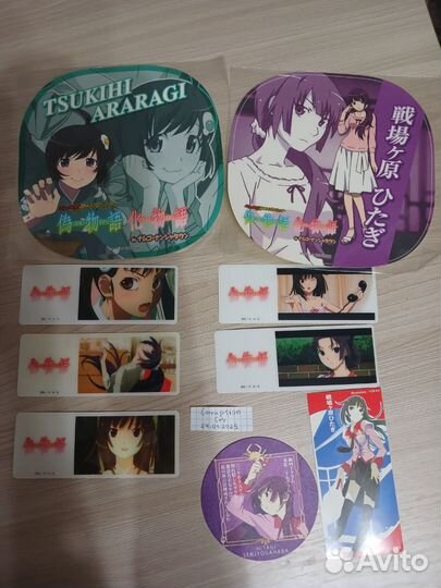 Мерч по bakemonogatari