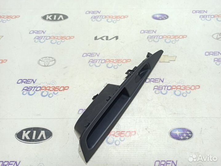 Накладка боковой двери задняя правая Nissan