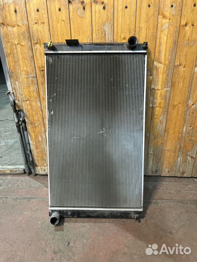 Радиатор тойота Rav4 v40
