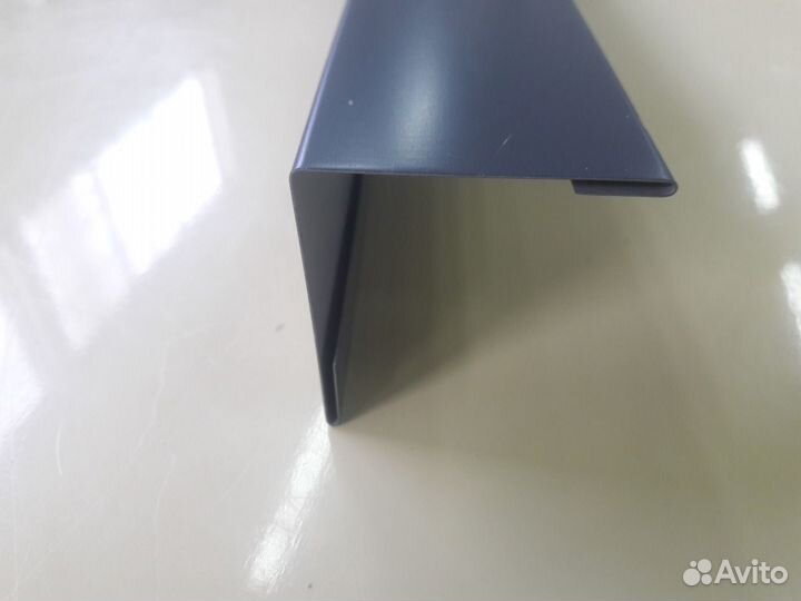 Угол наружный 70*70 RAL 7024