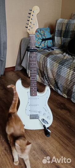 Электрогитара Fender Stratocaster (реплика)