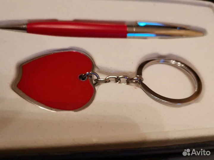 Подарочный набор. Брелок+шариковая ручка