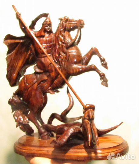 Деревянная скульптура Георгий победоносец