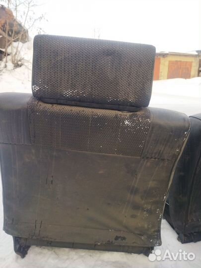 Сиденье машины от москвичей