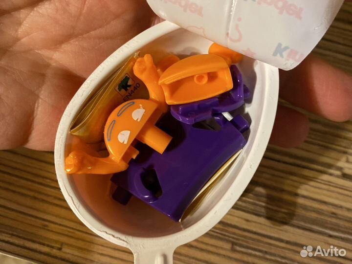 Киндер джой Эмоджи 2022