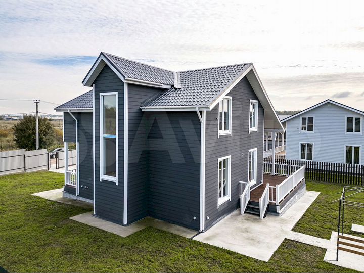 Коттедж 215 м² на участке 6 сот.