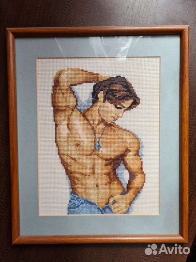 Готовая картина, вышитая крестом