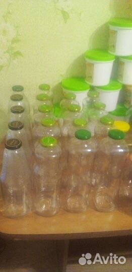 Стеклянные бутылки и банки