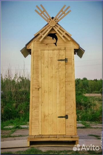 Дачный туалет с декором PEL
