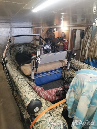 Лодка с мотором