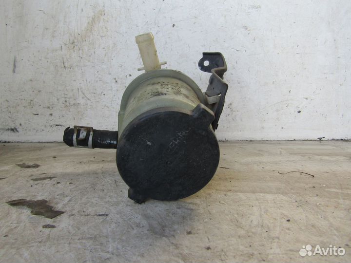 Бачок жидкости усилителя руля Тойота Авенсис 2004г