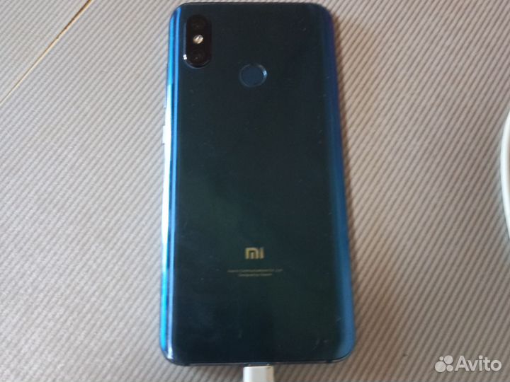 Xiaomi Mi 8, 6/64 ГБ