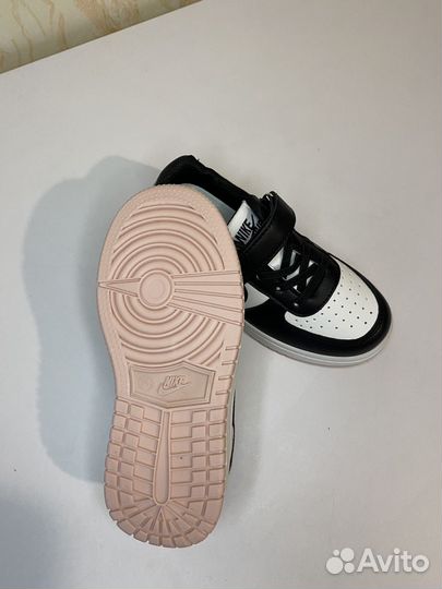 Кроссовки nike на девочку