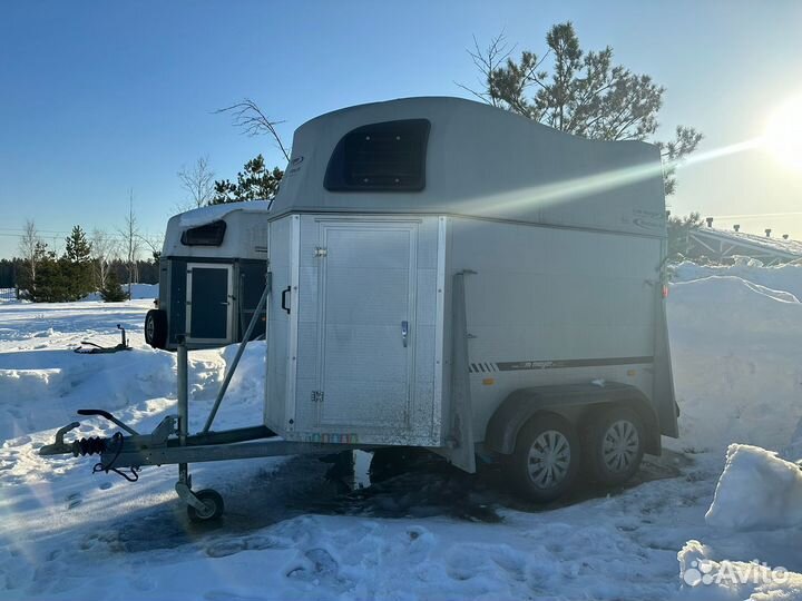 Прицеп коневозка