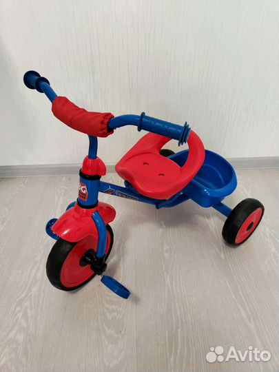 Велосипед трёхколёсный