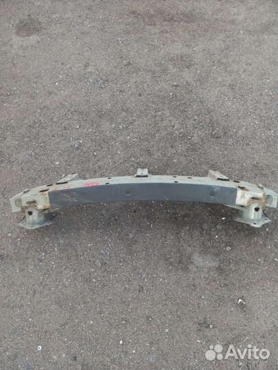 Усилитель переднего бампера Субару трибека рест