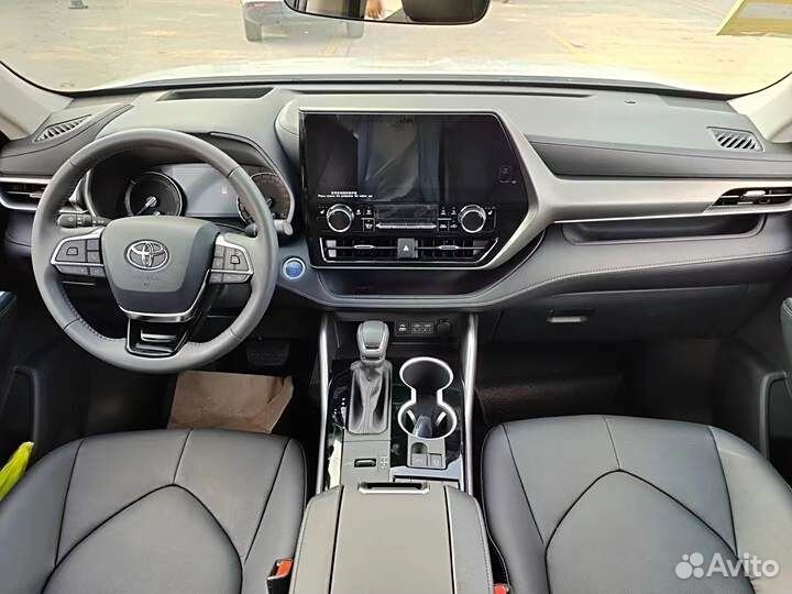 Toyota Highlander 2.5 AT, 2022, 48 000 км