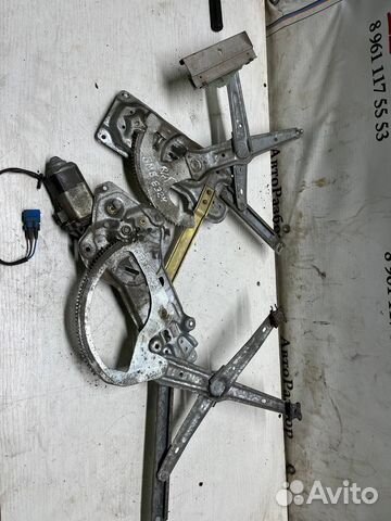 Передний левый электро стеклоподъемник bmw e34