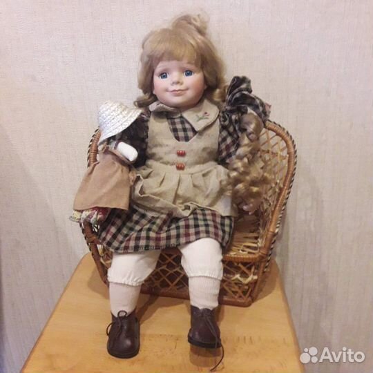 Кукла фарфоровая коллекционная