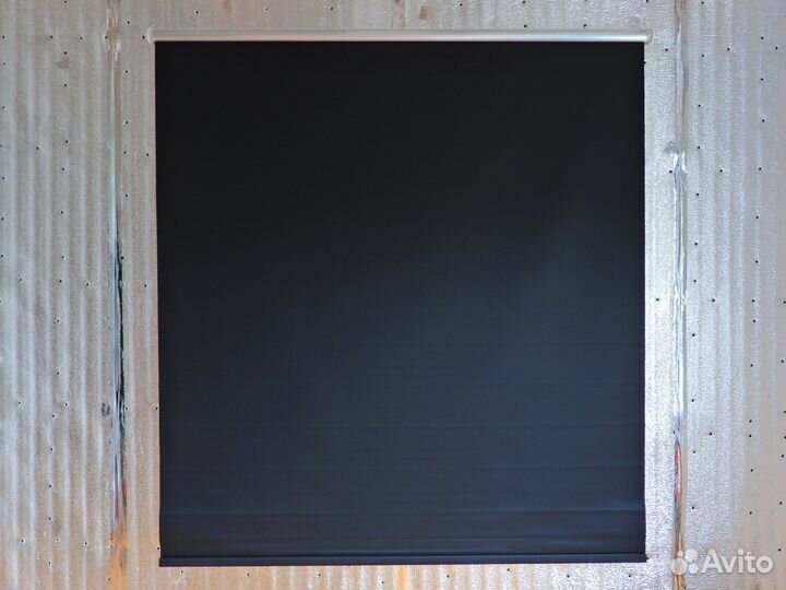 Рулонная электро штора с пультом д/у black-OUT