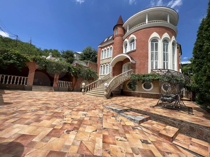 Дом 500 м² на участке 10 сот.