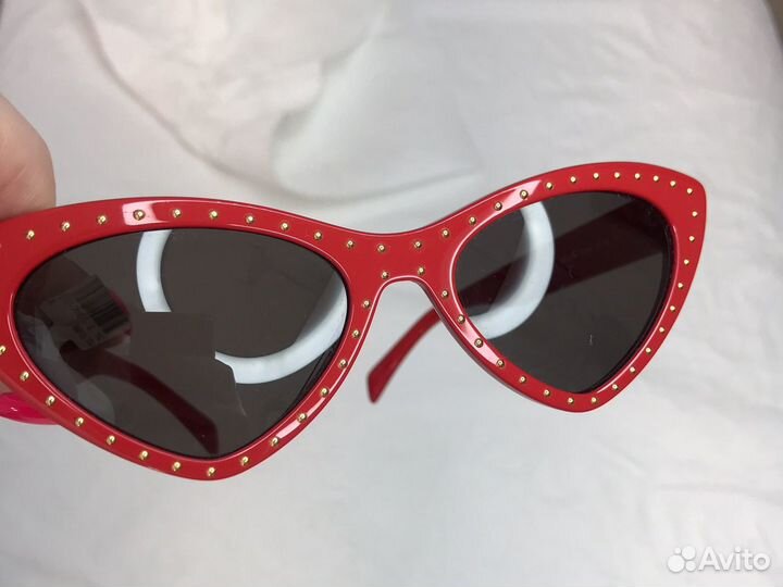 Солнцезащитные очки moschino