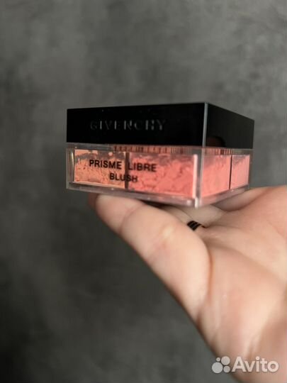 Румяна Givenchy Prisme Libre