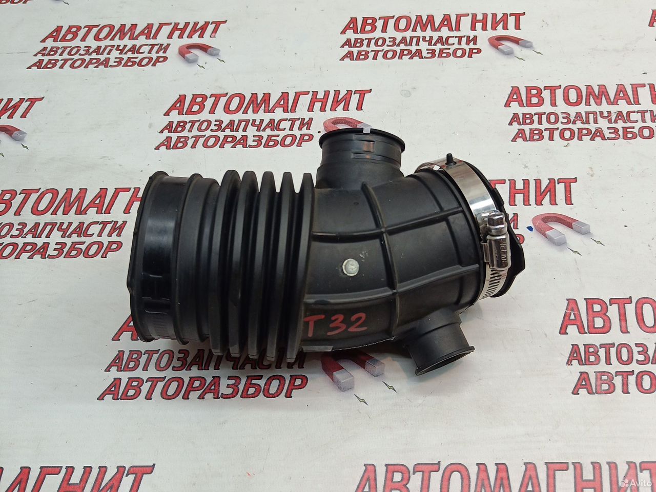 Патрубок воздушного фильтра Nissan X-trail T32