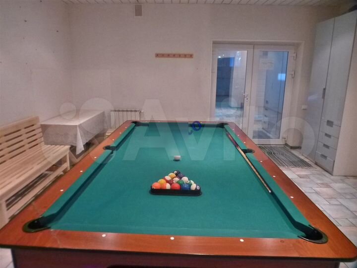 Коттедж 730 м² на участке 80 сот.