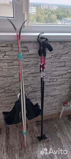 Продам комплект лижи, палки, ботинки 2 пары