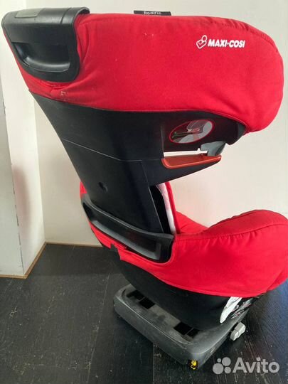 Детское кресло maxi cosi
