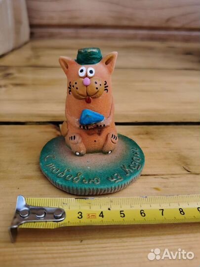 Статуэтки, сувениры, камушки