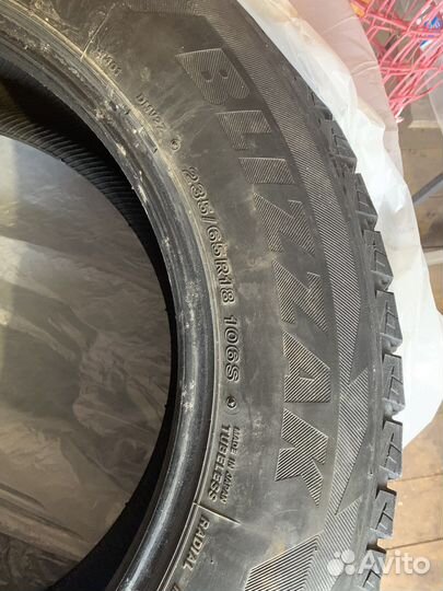 Bridgestone Blizzak DM-V2 235/65 R18