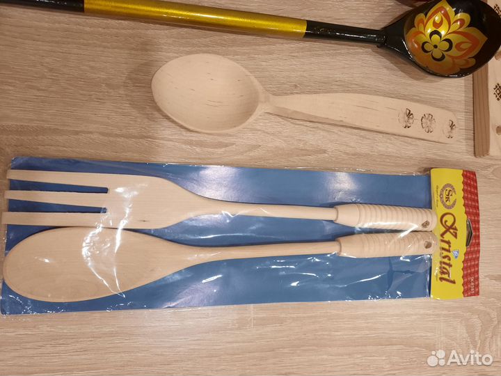 Корзинки блюда плетеные, ложки деревянные