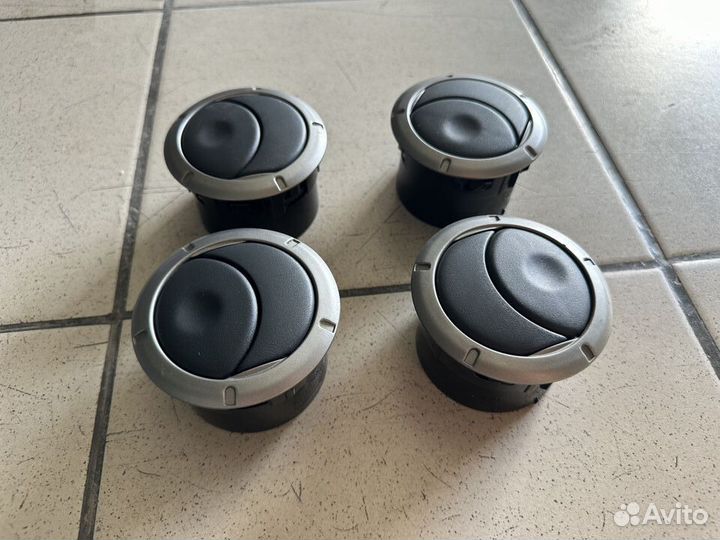 Дефлектор воздушный Рено Дастер Duster