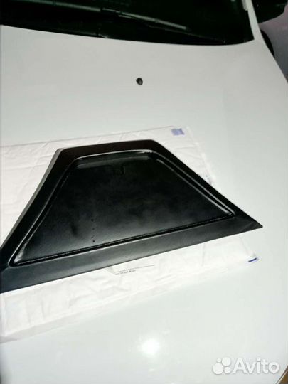 Треугольная полка накладка передней панели