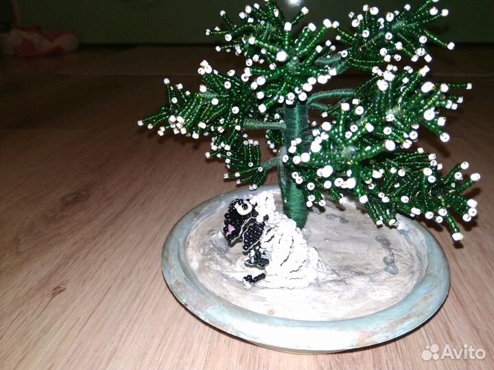 Сувенир,подарок,елочка из бисера