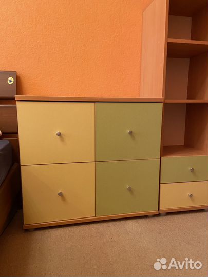 Комод детский и два шкафа для книг и игрушек
