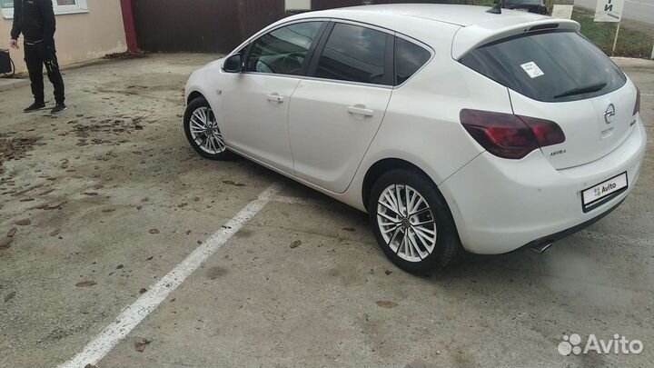 Opel Astra 1.6 AT, 2011, 260 000 км