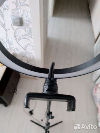 Кольцевая лампа со штативом