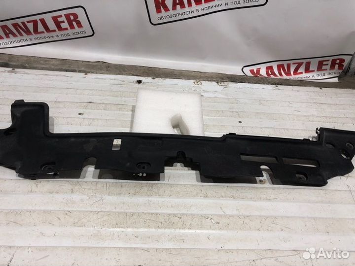 Дефлектор радиатора верхний Toyota Corolla E150