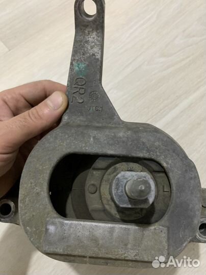 Подушка двигателя правая Nissan Teana L33