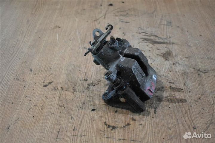 Суппорт тормозной задний правый Renault Megane