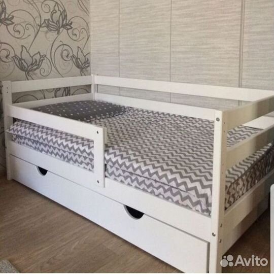 Кроватка детская софа высокий борт из натурального