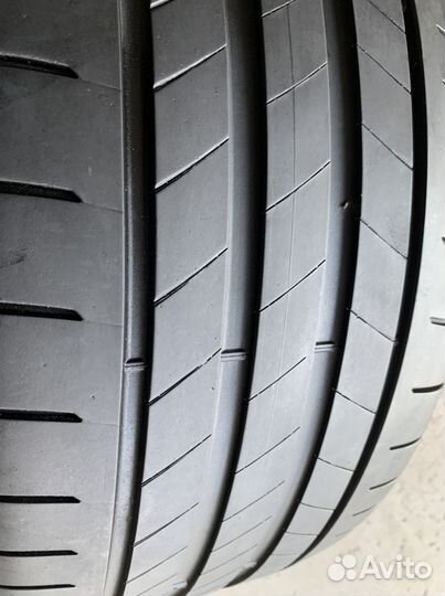 Bridgestone Turanza T005 255/30 R20