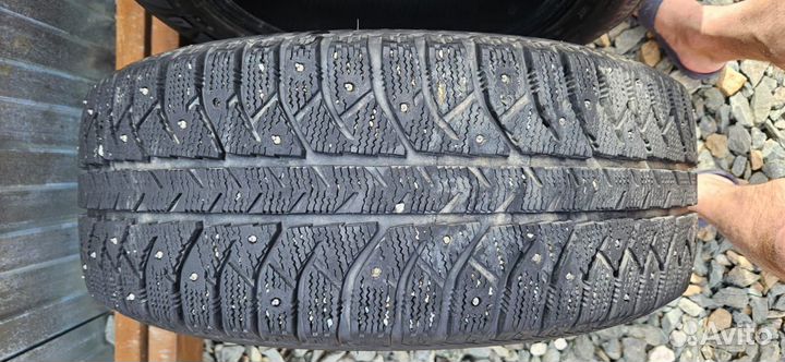 Bridgestone Ice Cruiser 7000S 205/55 R16