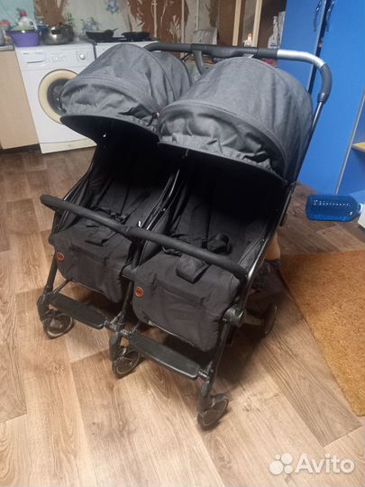 Коляска прогулочная для двойни